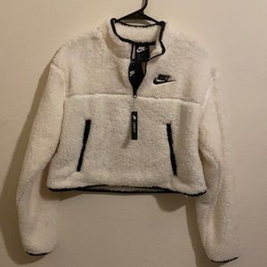 NIKE Teddy bear Crop Sweater